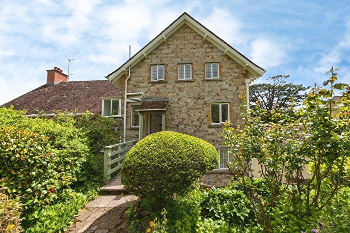 2 Bedroom Flat For Sale In Trinity Hill Road, Axminster, EX13