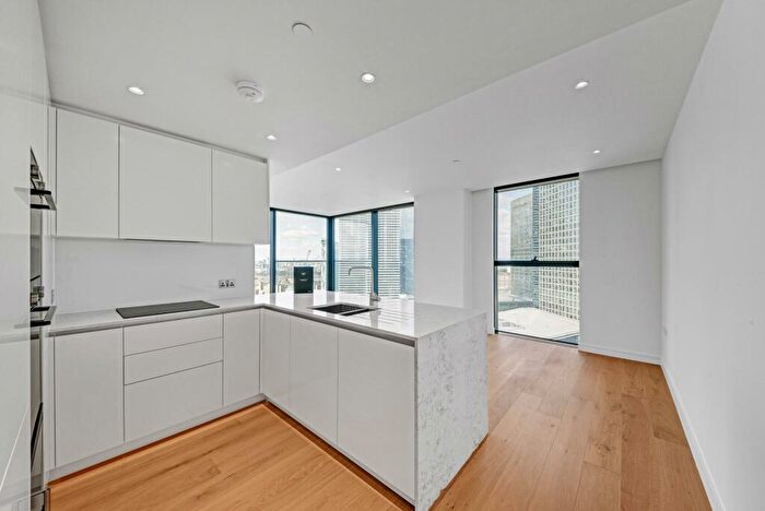 2 Bedroom Apartment To Rent In Hampton Tower, South Quay Plaza, Canary Wharf, E14
