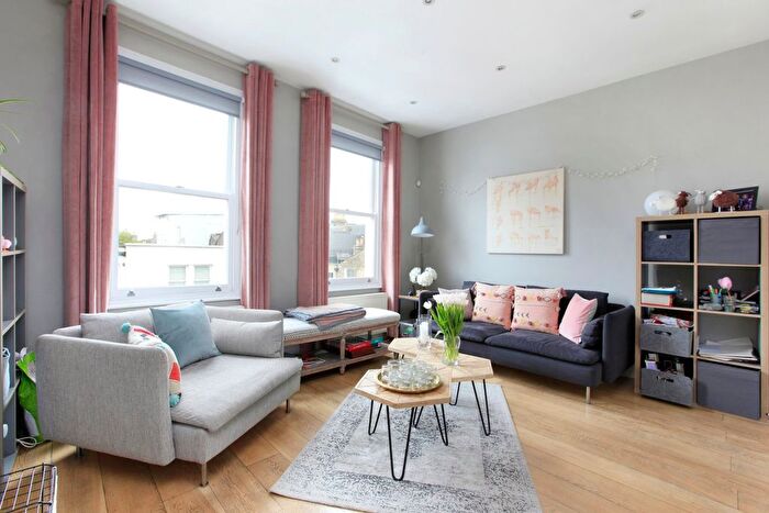3 Bedroom Flat For Sale In Webbs Road, Battersea, SW11