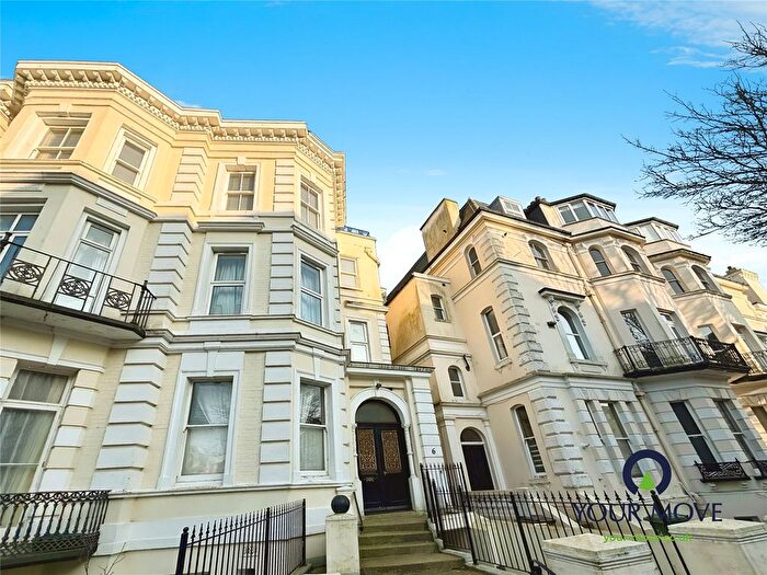2 Bedroom Flat To Rent In Trinity Crescent, Folkestone, Kent, CT20