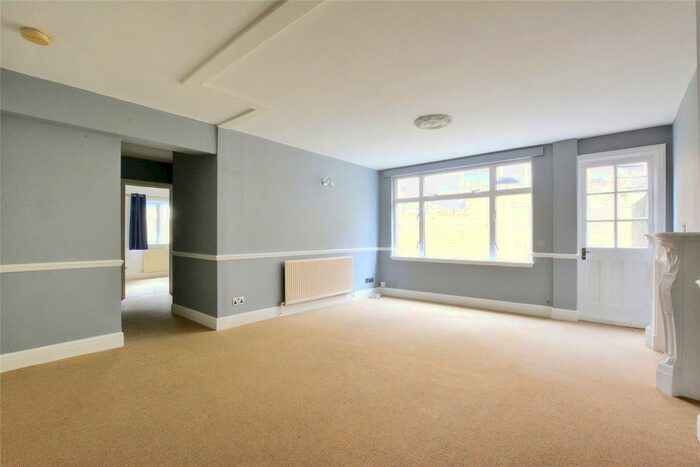 2 Bedroom Flat To Rent In Lewisham Hill, London, SE13
