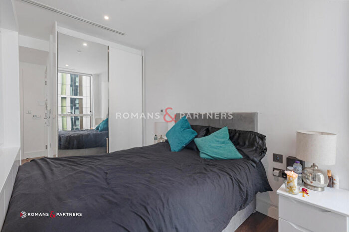 1 Bedroom Apartment To Rent In Maine Tower, Canary Wharf, E14