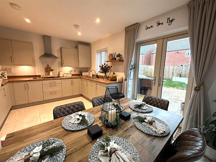 3 Bedroom Semi-Detached House For Sale In Holywell Drive, Temple Herdewyke, CV47