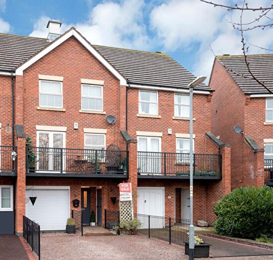 3 Bedroom Town House For Sale In Rosemary Gardens, Bourne, PE10