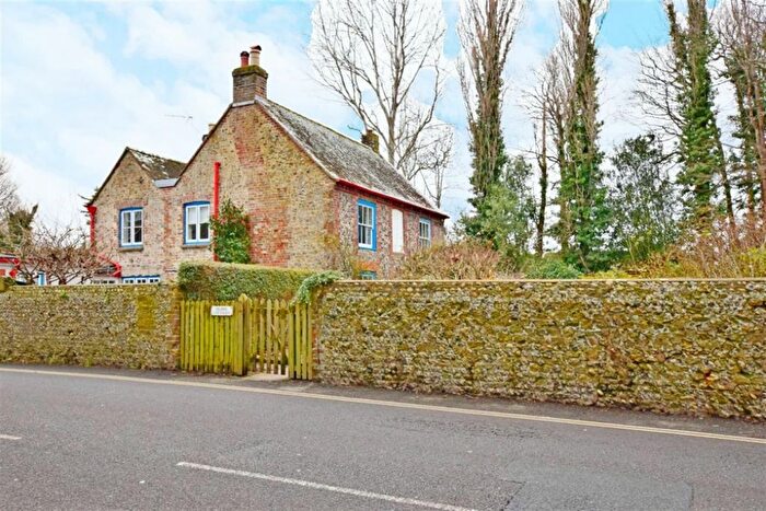 3 Bedroom Semi-detached House To Rent In Hurst Cottages, Aldwick Street, Bognor Regis, West Sussex, PO21