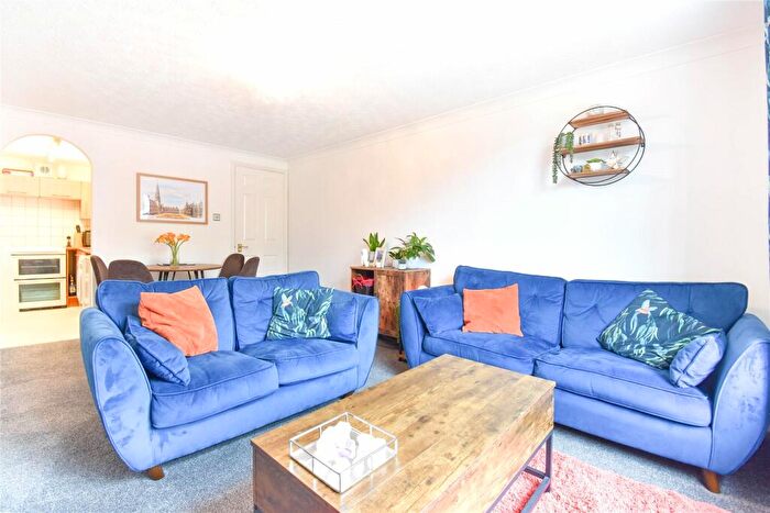 2 Bedroom Apartment For Sale In Regents Court, Newbury, Berkshire, RG14