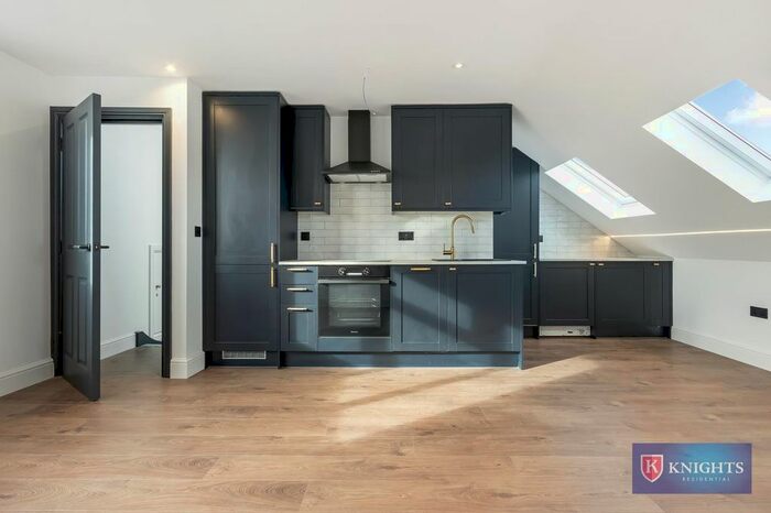 2 Bedroom Flat To Rent In Lansdowne Road, Tottenham, London, N17