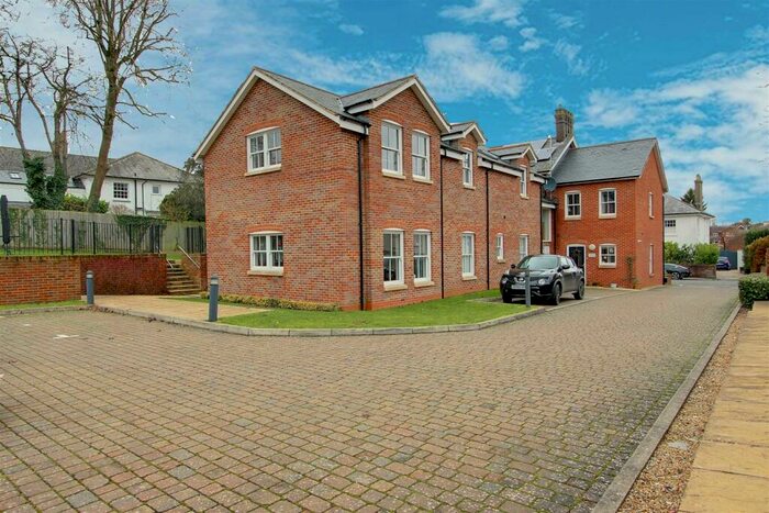 2 Bedroom Apartment To Rent In Lockharts, Western Road, Tring, HP23