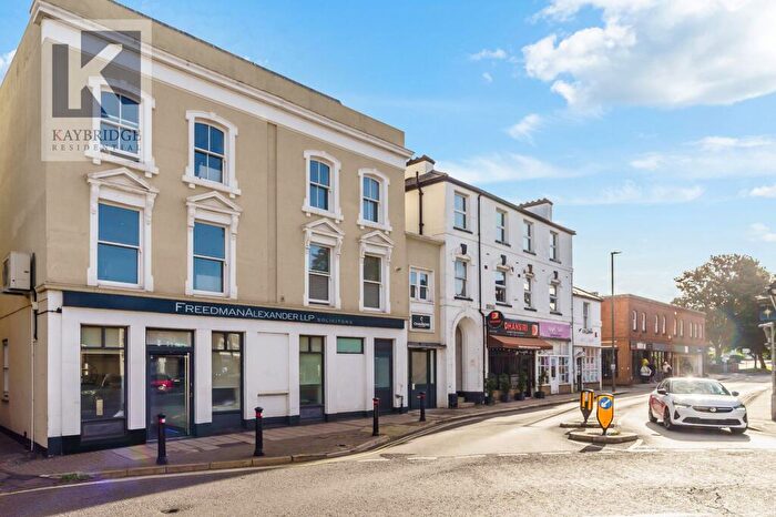 2 Bedroom Flat For Sale In High Street, Ewell, KT17