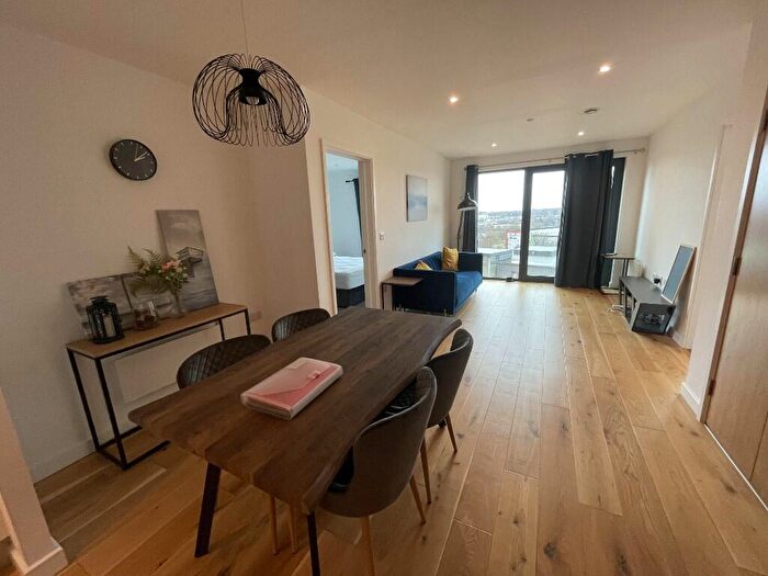 2 Bedroom Flat To Rent In Axium, Windmill Street, Birmingham, [Ref: NcqHzw], B1