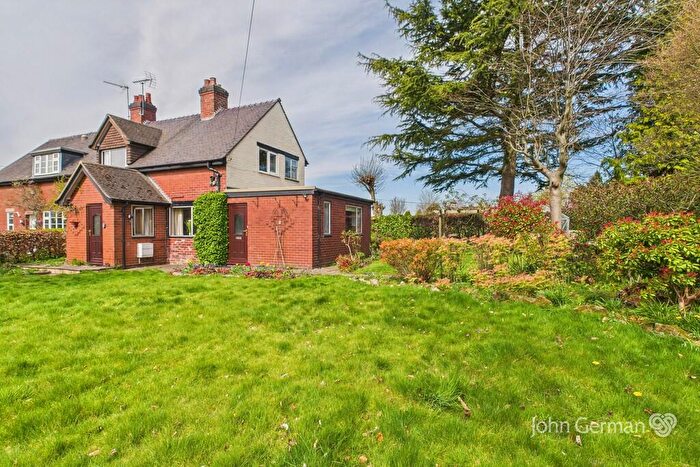 3 Bedroom Semi-Detached House For Sale In Tolldish Lane, Great Haywood, ST18