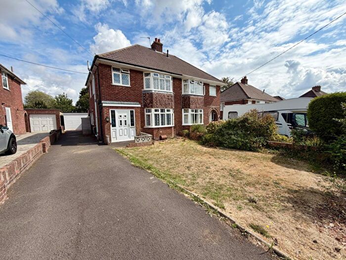 3 Bedroom Semi Detached House For Sale In St Michaels Avenue, Yeovil, Somerset, BA21