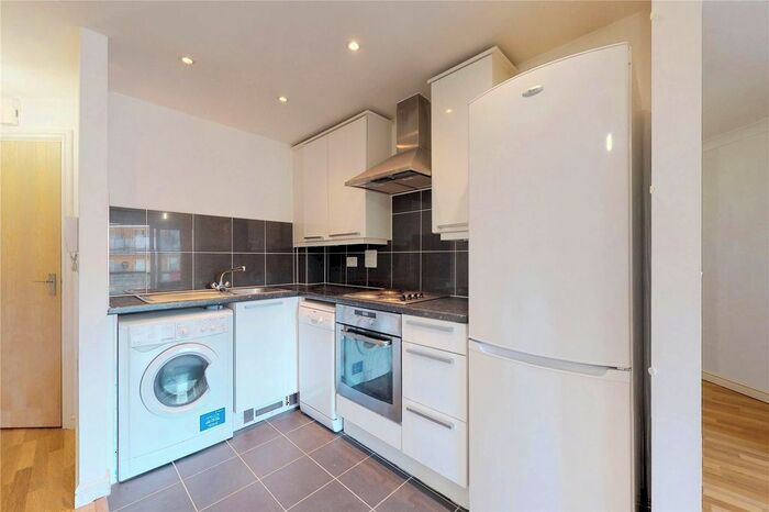 1 Bedroom Flat To Rent In Berberis House, Feltham, TW13