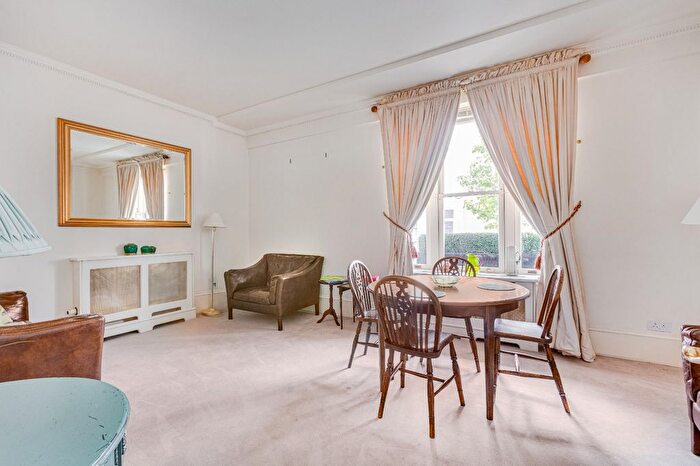 2 Bedroom Flat To Rent In Gloucester Street, Pimlico, SW1V
