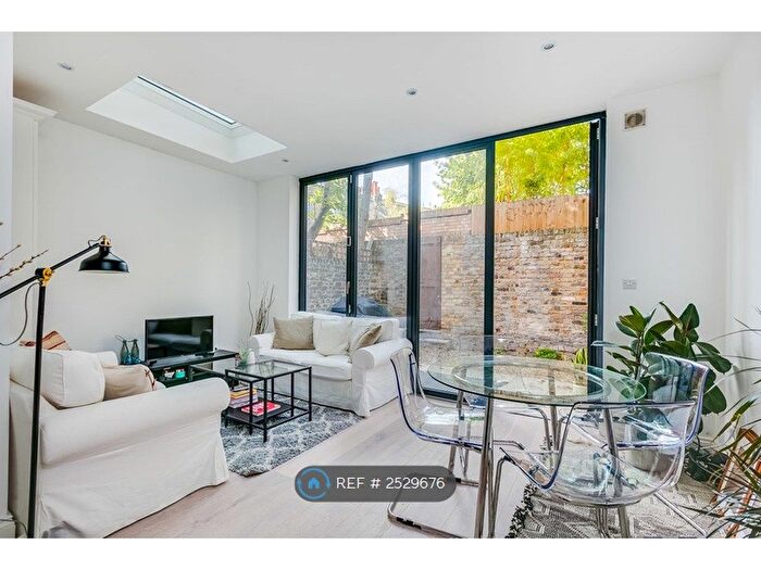 2 Bedroom Flat To Rent In Fulham Road, London, SW6