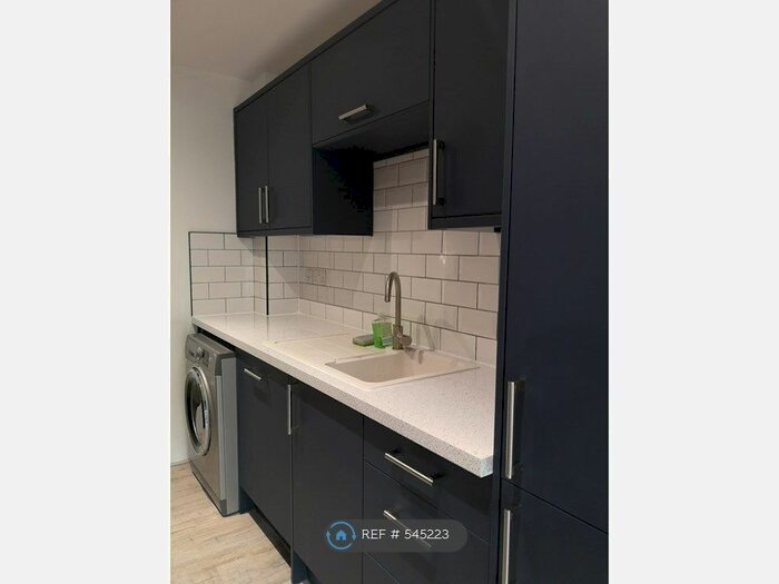 2 Bedroom Flat To Rent In Middleton Road, London, E8