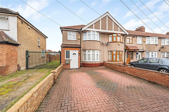 3 Bedroom End Terrace House For Sale In Bourne Avenue, Hayes, UB3