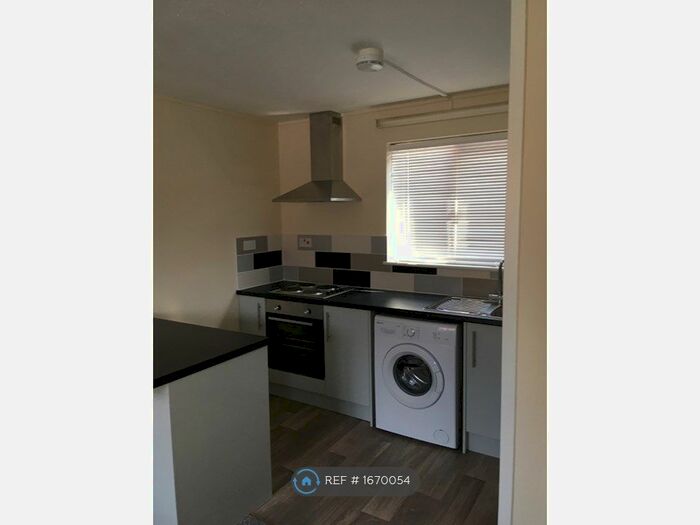 1 Bedroom Flat To Rent In Heronbridge Close, Westlea, Swindon, SN5