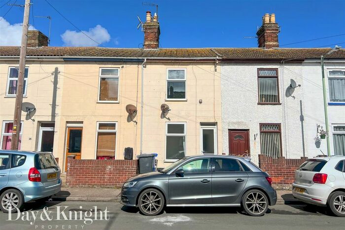 3 Bedroom Terraced House To Rent In Beckham Road, Lowestoft, NR32