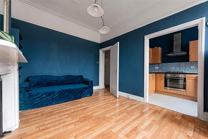 1 Bedroom Apartment To Rent In Harvey Mews, Crouch End, London, N8