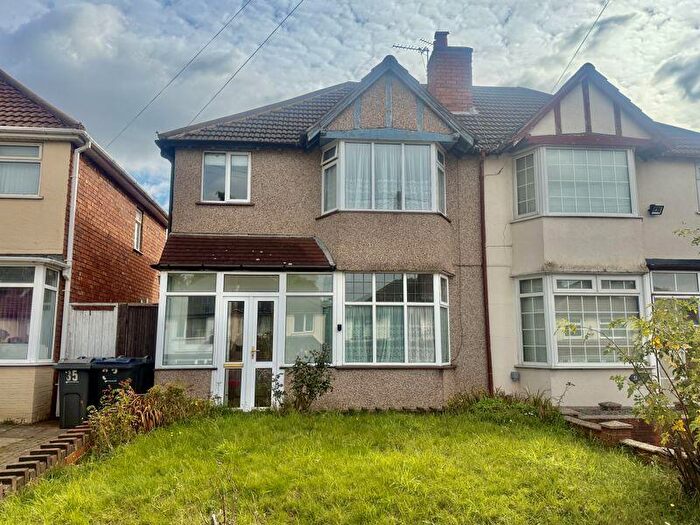 3 Bedroom Semi-Detached House For Sale In Powick Road, Birmingham, B23