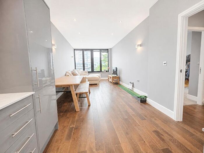 1 Bedroom Flat To Rent In High Street, Swan House, MK40