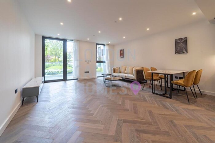 2 Bedroom Apartment To Rent In Merino Gardens, London, E1W