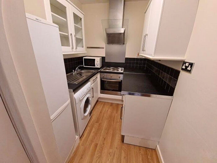 1 Bedroom House To Rent In Moorland Road, Leeds, LS6