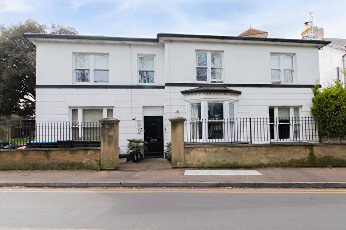 3 Bedroom Flat For Sale In St. Peters Road, Broadstairs, CT10
