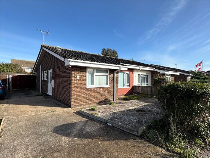 2 Bedroom Bungalow For Sale In Hadleigh Road, Clacton-on-Sea, Essex, CO16