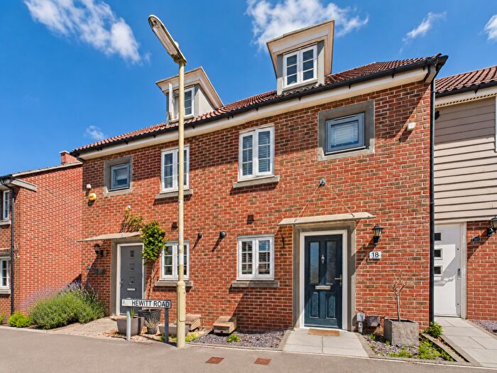 3 Bedroom Terraced House For Sale In Hewitt Road, Basingstoke, Hampshire, RG24