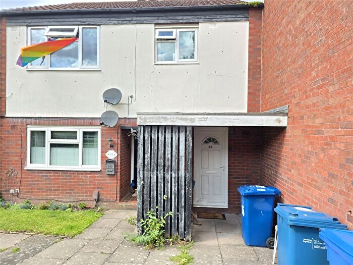 2 Bedroom Maisonette For Sale In Carlcroft, Wilnecote, Tamworth, Staffordshire, B77