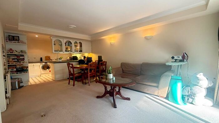 1 Bedroom Apartment To Rent In Roxborough Park, Harrow, HA1