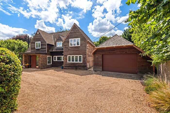 4 Bedroom Detached House For Sale In Halls Lane, Waltham St. Lawrence, RG10