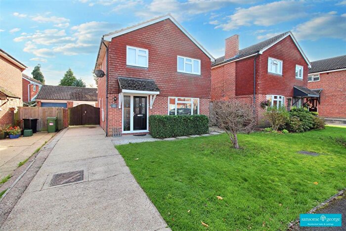 4 Bedroom Detached House For Sale In Apple Close, Tilehurst, Reading, RG31