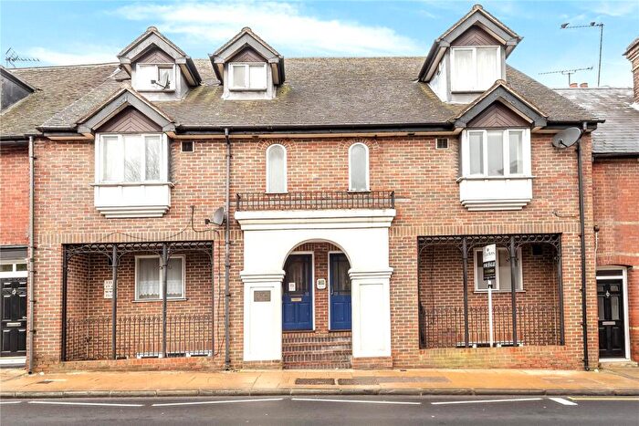 1 Bedroom Flat To Rent In Chesil Street, Winchester, Hampshire, SO23
