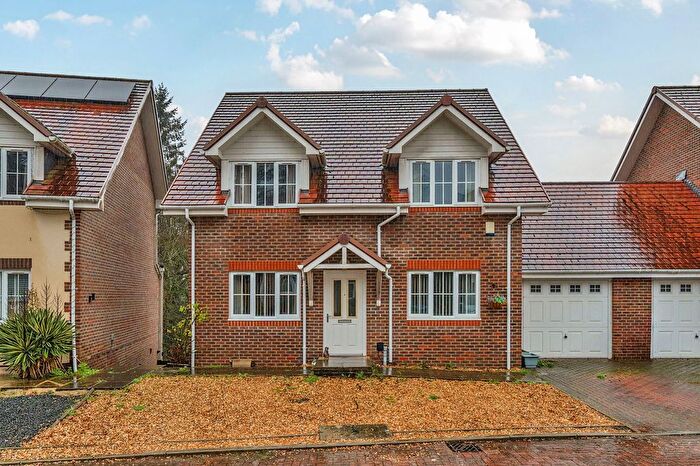 4 Bedroom Detached House For Sale In Hill Cottage Gardens, West End, Southampton, SO18