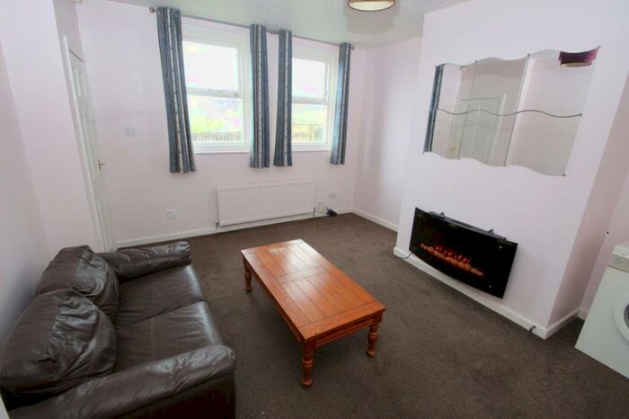 2 Bedroom Flat To Rent In Fouracres Road, Newcastle, NE5