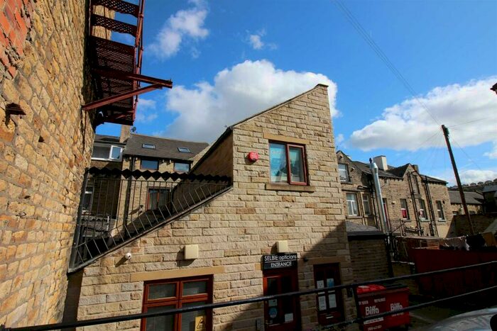 1 Bedroom Flat To Rent In Market Street, Milnsbridge, Huddersfield, HD3
