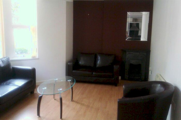 2 Bedroom Flat To Rent In Richmond Road, Cathays, Cardiff, CF24