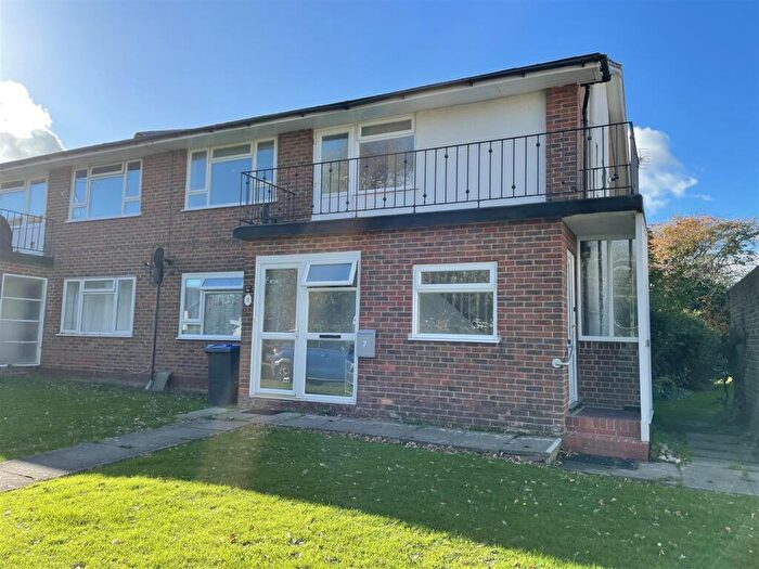 2 Bedroom Maisonette To Rent In Goring Street, Castle, Worthing, BN12