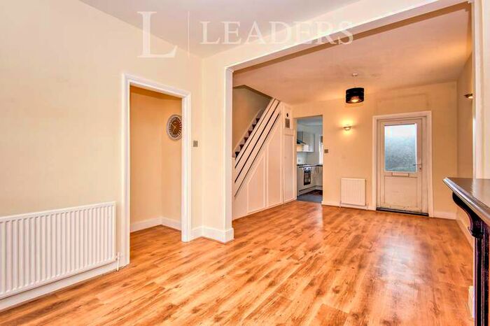 3 Bedroom Semi-Detached House To Rent In Fairfax Drive, Westcliff-on-sea, SS0