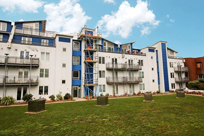 2 Bedroom Flat To Rent In Sanford Street, Swindon, SN1