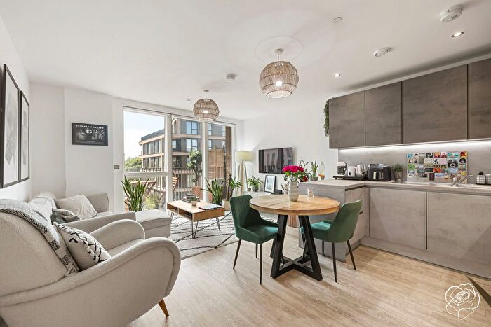 1 Bedroom Flat For Sale In Triathlon Point, Madison Way, Stratford, E20
