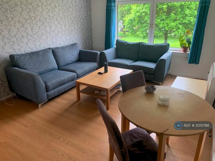 3 Bedroom Flat To Rent In Glebe Court, Glasgow, G4