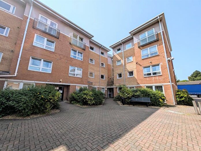 2 Bedroom Apartment For Sale In The Sidings, Crown Street, L7