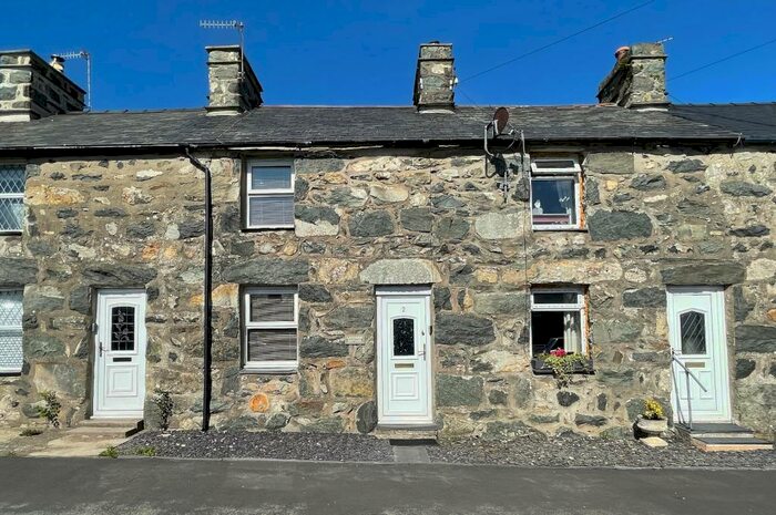 2 Bedroom Terraced House For Sale In London Road, Garndolbenmaen, Gwynedd, LL51