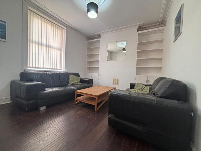 3 Bedroom House To Rent In Daniel Street, Cathays, CF24