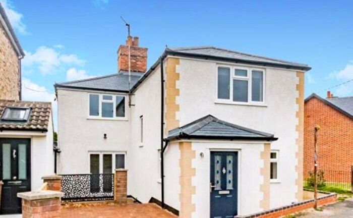 3 Bedroom Detached House To Rent In Cemetery Road, Abingdon, OX14