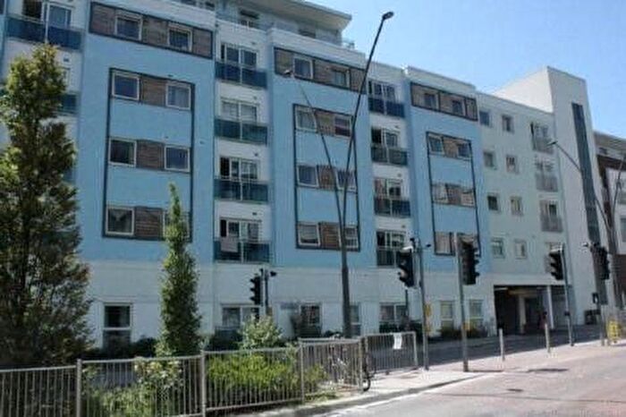 2 Bedroom Flat To Rent In Station Approach, Epsom, Surrey, KT19